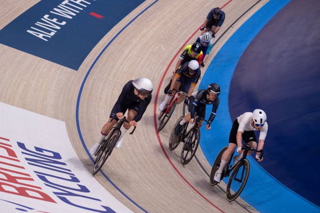 Action from the second heat of the Mens Points Race. Lloyds National Track cycling, Rad, Radsport, Bahnrad, Bahn Championship, National Cycling Centre, Manchester, England, 22nd Feb 2026. Copyright: xSeanxWalshx Sportspressphoto_SPR96556