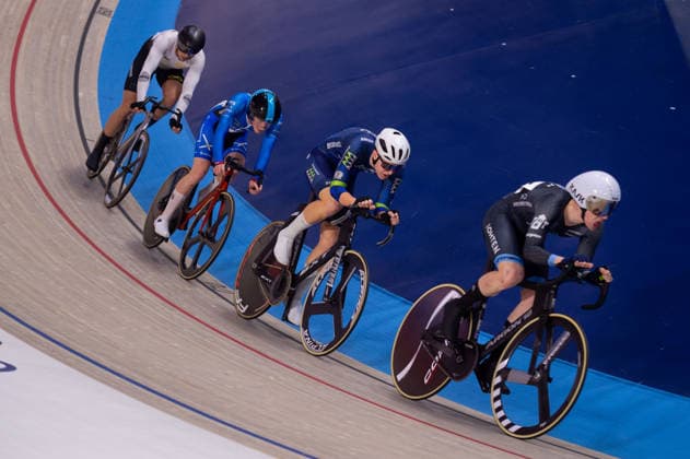Action from the second heat of the Mens Points Race. Lloyds National Track cycling, Rad, Radsport, Bahnrad, Bahn Championship, National Cycling Centre, Manchester, England, 22nd Feb 2026. Copyright: xSeanxWalshx Sportspressphoto_SPR96562