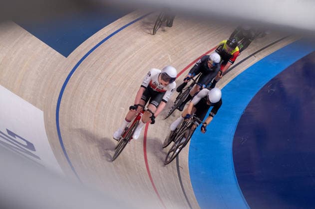 Action from the second heat of the Mens Points Race. Lloyds National Track cycling, Rad, Radsport, Bahnrad, Bahn Championship, National Cycling Centre, Manchester, England, 22nd Feb 2026. Copyright: xSeanxWalshx Sportspressphoto_SPR96569