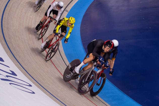 Action from the second heat of the Mens Points Race. Lloyds National Track cycling, Rad, Radsport, Bahnrad, Bahn Championship, National Cycling Centre, Manchester, England, 22nd Feb 2026. Copyright: xSeanxWalshx Sportspressphoto_SPR96571
