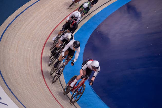 Action from the second heat of the Mens Points Race. Lloyds National Track cycling, Rad, Radsport, Bahnrad, Bahn Championship, National Cycling Centre, Manchester, England, 22nd Feb 2026. Copyright: xSeanxWalshx Sportspressphoto_SPR96575