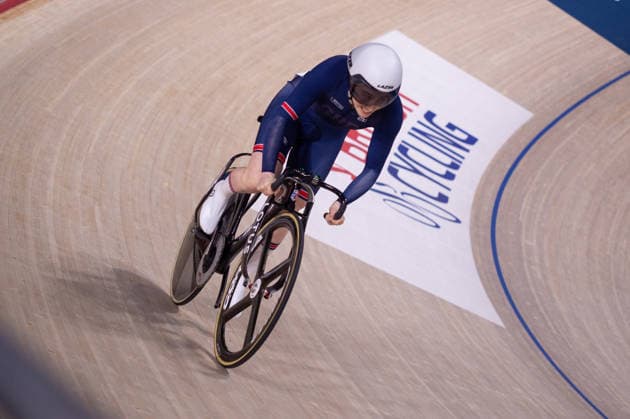 Lowri Thomas chases Rhianna Parris Smith in the Womens Sprint quarter finals. Lloyds National Track cycling, Rad, Radsport, Bahnrad, Bahn Championship, National Cycling Centre, Manchester, England, 22nd Feb 2026. Copyright: xSeanxWalshx Sportspressphoto_SPR96594