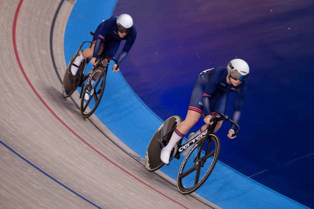 Iona Moir leads Katy Marchant in the Womens Sprint quarter finals. Lloyds National Track cycling, Rad, Radsport, Bahnrad, Bahn Championship, National Cycling Centre, Manchester, England, 22nd Feb 2026. Copyright: xSeanxWalshx Sportspressphoto_SPR96599