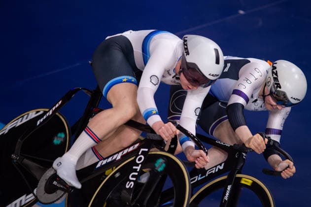 Emma Finucane and Ellie Stone shoulder to shoulder in Womens Sprint quarter final. Lloyds National Track cycling, Rad, Radsport, Bahnrad, Bahn Championship, National Cycling Centre, Manchester, England, 22nd Feb 2026. Copyright: xSeanxWalshx Sportspressphoto_SPR96602