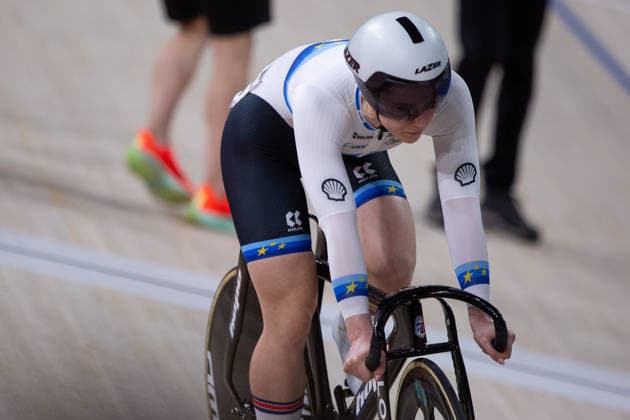 Emma Finucane in action in the Womens Sprint semi final. Lloyds National Track cycling, Rad, Radsport, Bahnrad, Bahn Championship, National Cycling Centre, Manchester, England, 22nd Feb 2026. Copyright: xSeanxWalshx Sportspressphoto_SPR96617