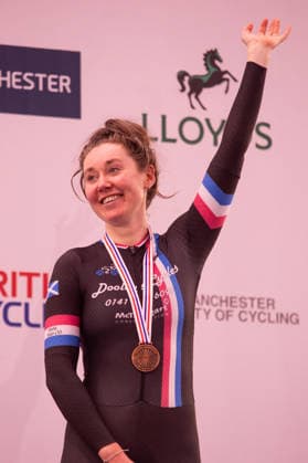 Katie Archibald with the bronze for the Womens Elimination race. Lloyds National Track cycling, Rad, Radsport, Bahnrad, Bahn Championship, National Cycling Centre, Manchester, England, 22nd Feb 2026. Copyright: xSeanxWalshx Sportspressphoto_SPR96632