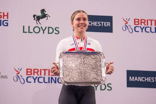 Emma Finucane on the podium after winning the Womens Sprint. Lloyds National Track cycling, Rad, Radsport, Bahnrad, Bahn Championship, National Cycling Centre, Manchester, England, 22nd Feb 2026. Copyright: xSeanxWalshx Sportspressphoto_SPR96643