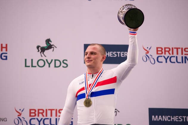 Matthew Richardson on the podium after winning gold in the Mens Kieran. Lloyds National Track cycling, Rad, Radsport, Bahnrad, Bahn Championship, National Cycling Centre, Manchester, England, 22nd Feb 2026. Copyright: xSeanxWalshx Sportspressphoto_SPR96647