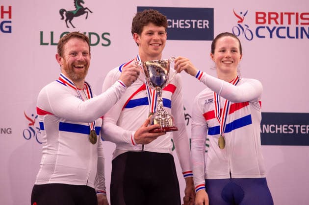 The Trio win the Mixed Para Team Sprint. Lloyds National Track cycling, Rad, Radsport, Bahnrad, Bahn Championship, National Cycling Centre, Manchester, England, 22nd Feb 2026. Copyright: xSeanxWalshx Sportspressphoto_SPR96651