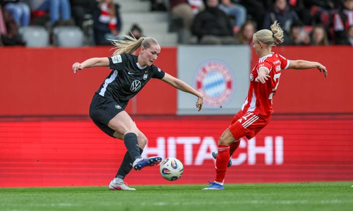GER, Munich, FC Bayern Munich vs Vfl Wolfsburg, Google Pixel Womens Bundesliga, Football, DFB, Season 2025 2026, FC Bayern Campus, 19 Matchday in picture v l Camilla Küver VfL Wolfsburg Women 16 , Pernille Harder Bayern Munich 21 DFB DFL REGULATIONS PROHIBIT ANY USE OF PHOTOGRAPHS AS IMAGE SEQUENCES AND OR QUASI VIDEO, 22 02 2026 Copyright: HMBxMedia HendrikxHamelau