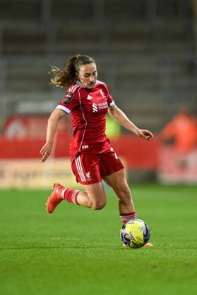 Alejandra Bernabe (29 Liverpool) controls the ball during Women?s Fa cup game between Liverpool and Everton at St Helens Stadium St Helens, England Copyright: xClarexOverfieldx xSPPx Sportspressphoto_SPR96736