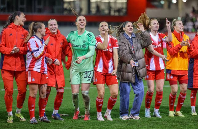 GER, Munich, FC Bayern Munich vs Vfl Wolfsburg, Google Pixel Womens Bundesliga, Football, DFB, Season 2025 2026, FC Bayern Campus, 19 Matchday in picture FC Bayern Munich Women, Joy and emotions after the victory against Vfl Wolfsburg DFB DFL REGULATIONS PROHIBIT ANY USE OF PHOTOGRAPHS AS IMAGE SEQUENCES AND OR QUASI VIDEO, 22 02 2026 Copyright: HMBxMedia HendrikxHamelau