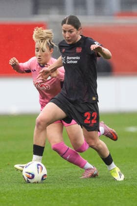 Google Pixel Frauen Bundesliga Bayer 04 Leverkusen TSG 1899 Hoffenheim 22 02 2026 Ruby Grant Bayer 04 Leverkusen, 22 , Janna Grimm TSG 1899 Hoffenheim, 26 on Matchday 19 of the Google Pixel Frauen Bundesliga in the match between Bayer 04 Leverkusen and TSG 1899 Hoffenheim on 22 02 2026 at Ulrich Haberland Stadion in Leverkusen Copyright: xBEAUTIFULxSPORTS Meuselx