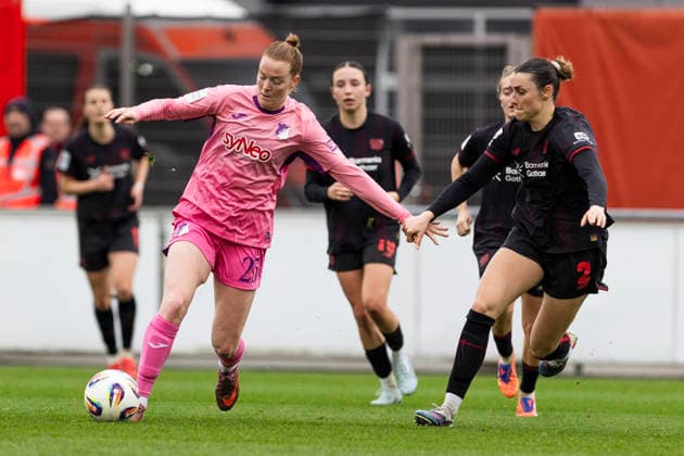 Google Pixel Frauen Bundesliga Bayer 04 Leverkusen TSG 1899 Hoffenheim 22 02 2026 Nikee Van Dijk TSG 1899 Hoffenheim, 25 , Selina Ostermeier Bayer 04 Leverkusen, 2 on matchday 19 of the Google Pixel Frauen Bundesliga in the match between Bayer 04 Leverkusen and TSG 1899 Hoffenheim on 22 02 2026 at Ulrich Haberland Stadion in Leverkusen Copyright: xBEAUTIFULxSPORTS Meuselx