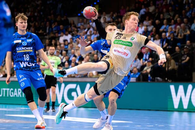 Stuttgart HBL 25 26 TVB Stuttgart TSV Hannover Burgdorf Jonathan Edvardsson Hannover Stuttgart Porsche Arena Baden Württemberg Germany