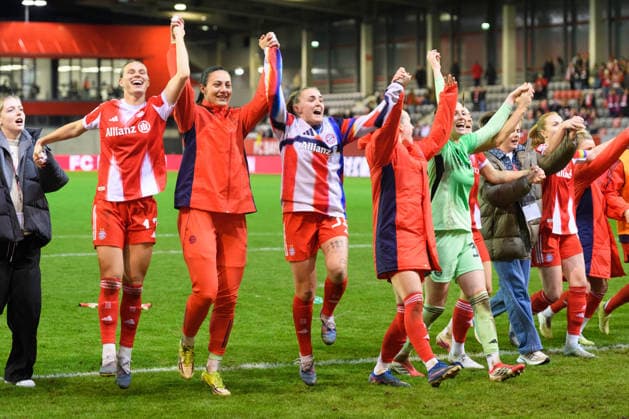 Players of FC Bayern Munich celebrating after the Google Pixel Frauen-Bundesliga match between FC Bayern Munich and VfL Wolfsburg at FC Bayern Campus Munich, Germany. Copyright: xSvenxBeyrich SPPx Sportspressphoto_SPR96777