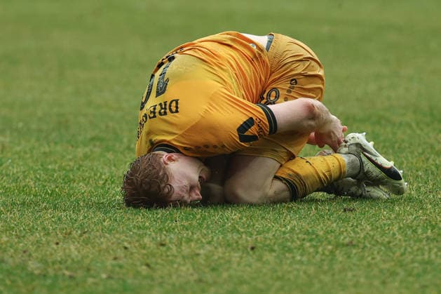 2 Bundesliga Hannover 96 Dynamo Dresden on 22 02 2026 at Heinz von Heiden Arena in Hannover Robert Wagner Dresden 18 Injured, injury, pain MH