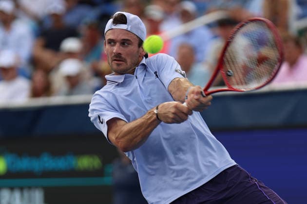 February 22, 2026, Delray Beach, Florida, USA: TOMMY PAUL (USA) returns a shot during the Men™s Singles Finals match at Delray Beach Tennis Center. Delray Beach USA - ZUMA 20260222_mda_v151_246 Copyright: xLorenzoxVasquezx
