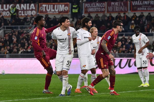 CALCIO - Serie A - AS Roma vs US Cremonese Evan N Dicka of A.S. Roma scores the goal for 2-0 during the 26th day of the Serie A Championship between A.S. Roma and U.S. Cremonese at the Olympic Stadium on February 22, 2026 in Rome, Italy. Rome Italy  Copyright: xIPAxSport ABACAx