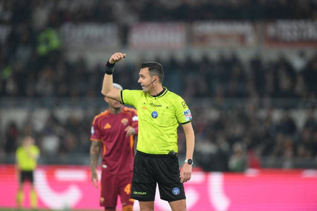 CALCIO - Serie A - AS Roma vs US Cremonese referee Marco Di Bello during the match of 26th day of the Serie A Championship between A.S.Roma and U.S.Cremonese at the Olimpico Stadium on Feb 22, 2026 in Rome, Italy. during AS Roma vs US Cremonese, Italian soccer Serie A match in Rome, Italy, February 22 2026 Rome Italy  Copyright: xIPAxSport ABACAx