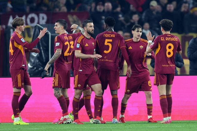 CALCIO - Serie A - AS Roma vs US Cremonese Rome, Italy - February 22, 2026: Niccolo Pisilli of Roma , score the goal and celebrate with the teammates action during the Serie A Enilive 2025-2026 football match between AS Roma vs US Cremonese at Olympic Stadium. Rome Italy  Copyright: xIPAxSport ABACAx