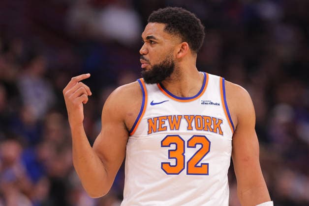 CHICAGO, IL - FEBRUARY 22: Karl-Anthony Towns 32 of the New York Knicks reacts to a call during the first half against the Chicago Bulls on February 22, 2026 at the United Center in Chicago, Illinois. (Photo by Melissa Tamez Icon Sportswire) NBA, Basketball Herren, USA FEB 22 New York Knicks at Chicago Bulls EDITORIAL USE ONLY Icon260222006