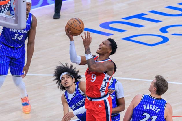 February 22, 2026, Inglewood, California, USA: Bennedict Mathurin 9 of the Los Angeles Clippers goes up for a shot during a NBA, Basketball Herren, USA regular season game against the Orlando Magic on Sunday February 22, 2026 at Intuit Dome Arena in Inglewood, California. JAVIER ROJAS PI Inglewood USA - ZUMAp124 20260222_zaa_p124_080 Copyright: xJavierxRojasx