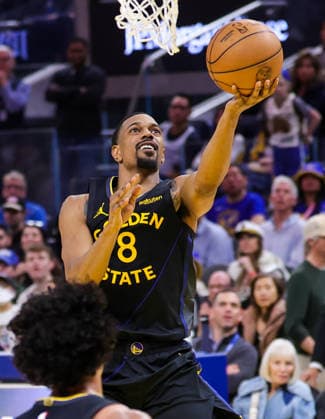 (260223) -- SAN FRANCISCO, Feb. 23, 2026 -- De Anthony Melton of Golden State Warriors goes for a layup during the 2025-2026 NBA, Basketball Herren, USA regular season game between Golden State Warriors and Denver Nuggets in San Francisco, the United States, Feb. 22, 2026. (Photo by Xinhua) (SP)U.S.-SAN FRANCISCO-BASKETBALL-NBA-WARRIORS VS NUGGETS ArthurxDong 