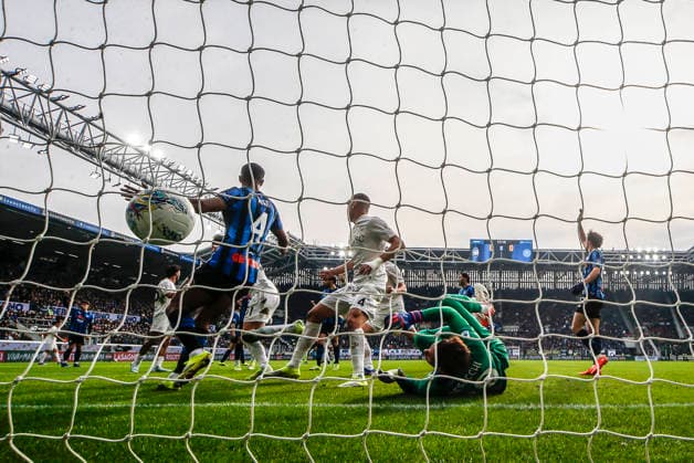 Atalanta BC v SSC Napoli - Serie A Sam Beukema of SSC Napoli scores a goal during the Atalanta BC vs SSC Napoli, 26th Serie A Enilive 2025-26 game at New Balance Arena in Bergamo, Italy, on February 22, 2026. Bergamo Italy  Copyright: xDavidexCasentinix originalFilename:casentini-atalanta260222_npxRe.jpg