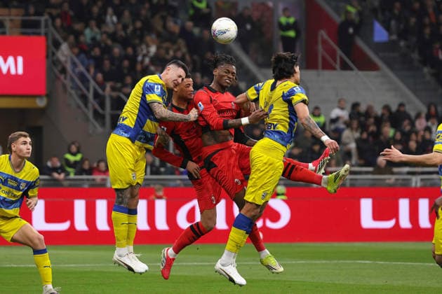 AC Milan vs Parma Calcio Italy, Milan, 2026 02 22: Koni De Winter, Rafael Leao (AC Milan) head shot in front court in the first half during soccer game AC Milan vs Parma Calcio, Serie A Enilive 2025-2026 day 26 at San Siro Stadium Milan Lombardy Deutschland Copyright: xFabrizioxAndreaxBertanix