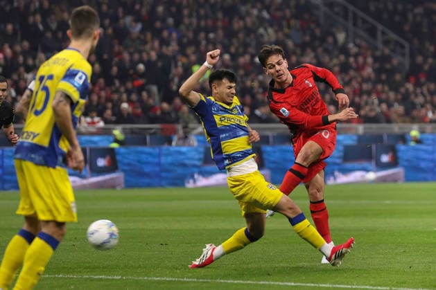 AC Milan vs Parma Calcio Italy, Milan, 2026 02 22: Christian Ordonez, Ardon Jashari (AC Milan) shots on goal in the first half during soccer game AC Milan vs Parma Calcio, Serie A Enilive 2025-2026 day 26 at San Siro Stadium Milan Lombardy Deutschland Copyright: xFabrizioxAndreaxBertanix