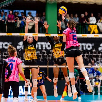 22 02 2026, GER, Volleyball, Women, Season 25 26, ZOI DVV Pokal, Semifinal, VfB 91 Suhl Lotto Thueringen Allianz MTV Stuttgart Lydia Grote Allianz MTV Stuttgart 98527 Suhl Sporthalle Wolfsgrube Thüringen Germany