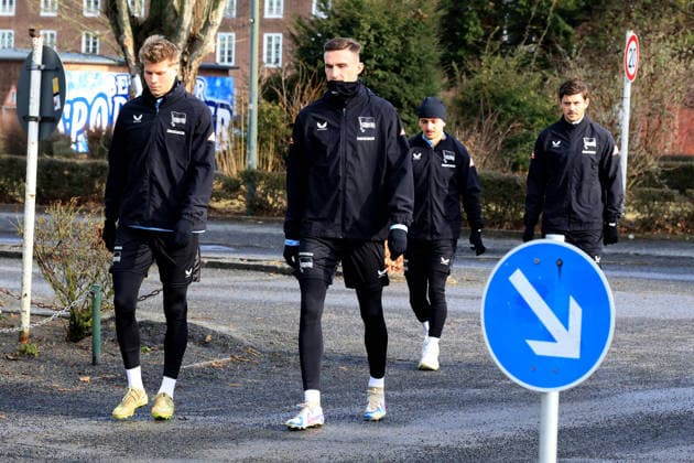 DEU, DFL, 2 FBL Hertha BSC, Training, 23 02 2026, Sportforum, Berlin, DEU, DFL, 2 FBL Hertha BSC, Training, im Bild Hertha Spielerkreis, Luca Schuler Hertha BSC Berlin 18 , Josip Brekalo Hertha BSC Berlin 7 DFL regulations prohibit any use of Photographs as image sequences and or quasi video nordphotoxGmbHx xEngler nph00076