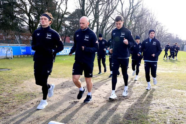 DEU, DFL, 2 FBL Hertha BSC, Training, 23 02 2026, Sportforum, Berlin, DEU, DFL, 2 FBL Hertha BSC, Training, im Bild Auslauftraining, auslaufen nach einem Spiel, Fabian Reese Hertha BSC Berlin 11 , Toni Leistner Hertha BSC Berlin 37 , Tjark Ernst Hertha BSC Berlin 1 DFL regulations prohibit any use of Photographs as image sequences and or quasi video nordphotoxGmbHx xEngler nph00076