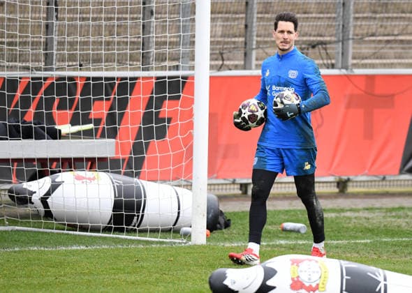 23 02 2026, xophax, Football , UEFA Champions League , 2025 2026 , Training of Bayer Leverkusen before the match against Olympiakos Piraeus Janis Blaswich Bayer Leverkusen Leverkusen