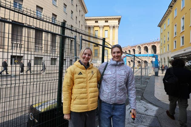 February 23, 2026, Verona, Veneto, Italy: Halfpipe Snowboarders and sisters KONA ETTEL (left) and LEILANI ETTEL (right) of Team Germany are seen hanging out in Verona on Day +1 of the XXV Winter Olympic Games, Olympische Spiele, Olympia, OS commonly know as the Milano Cortina 2026 Winter Olympic Games. Verona Italy - ZUMAc179 20260223_oly_c179_002 Copyright: xMickaelxChavetx