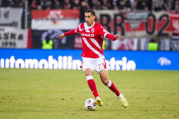22.02.2026, xomx, Fussball 3.Liga, Erzgebirge Aue - Energie Cottbus v.l. Nyamekye Awortwie-Grant (FC Energie Cottbus) am Ball. Einzelbild, Freisteller, (DFL DFB REGULATIONS PROHIBIT ANY USE OF PHOTOGRAPHS as IMAGE SEQUENCES and or QUASI-VIDEO) Aue *** 22 02 2026, xomx, Fußball 3 Liga, Erzgebirge Aue Energie Cottbus v l Nyamekye Awortwie Grant FC Energie Cottbus am Ball Einzelbild, Freisteller, DFL DFB REGULATIONS PROHIBIT ANY USE OF PHOTOGRAPHS as IMAGE SEQUENCES and or QUASI VIDEO Aue