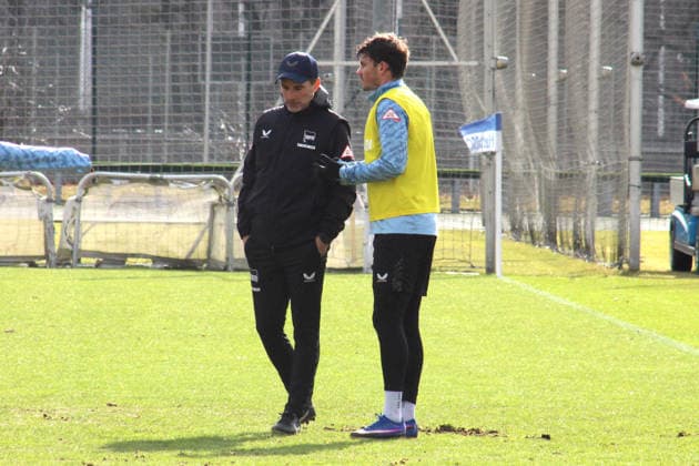 DEU, DFL, 2 FBL Hertha BSC, Training, 23 02 2026, Sportforum, Berlin, DEU, DFL, 2 FBL Hertha BSC, Training, im Bild Cheftrainer Stefan Leitl Hertha BSC Berlin , Josip Brekalo Hertha BSC Berlin 7 DFL regulations prohibit any use of Photographs as image sequences and or quasi video nordphotoxGmbHx xEngler nph00076