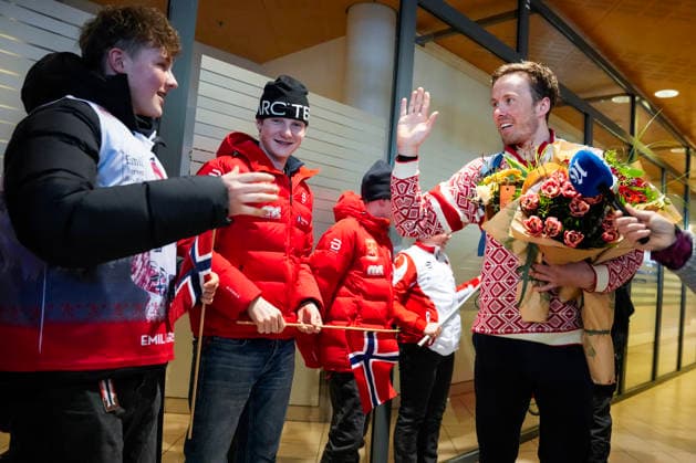 Johannes Hosflot Klaebo lander pa Vaernes lufthavn Stjordal 20260223. Emil Iversen tilbake pa norsk jord etter OL i Italia. Foto: Ole Martin Wold NTB Stjordal Norge EDITORIAL USE ONLY. RESTRICTED USE FOR BETTING COMPANIES Ref:_SPOE1MjApufshQ.jpg *** Johannes Hosflot Klaebo lands at Vaernes Airport Stjordal 20260223 Emil Iversen back on Norwegian soil after the Olympics in Italy Photo Ole Martin Wold NTB Stjordal Norway EDITORIAL USE ONLY RESTRICTED USE FOR BETTING COMPANIES  Copyright: xOlexMartinxWoldx xNTBx