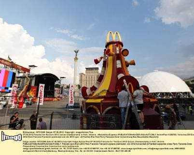 Football, EURO 2012, Construction of the Public Viewing Fan Zone in Kiev