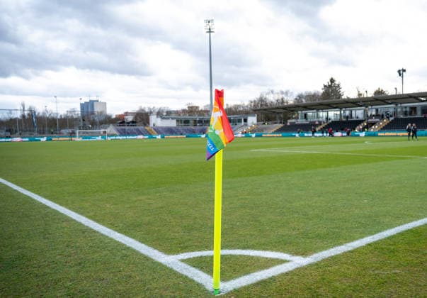 Germany Soccer Google Pixel Women Bundesliga 2025 2026 Eintracht Frankfurt vs SC Freiburg 19 Matchday Am Brentanobad Stadion Frankfurt The corner flag at the edge of the pitch, sports facility, long shot, inside interior view Copyright: xOrhanxHabashx