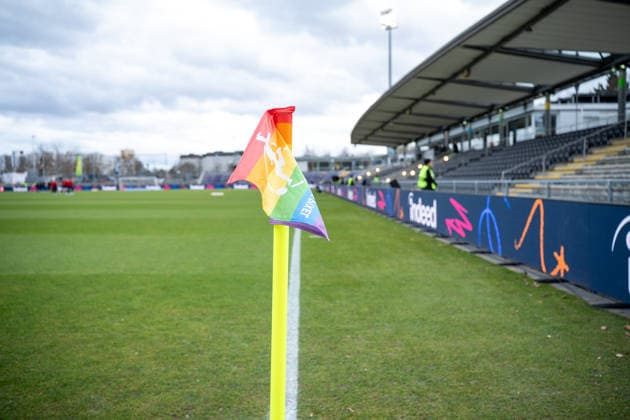 Germany Soccer Google Pixel Womens Bundesliga 2025 2026 Eintracht Frankfurt vs SC Freiburg 19 Matchday Am Brentanobad Stadion Frankfurt The corner flag at the edge of the pitch Copyright: xOrhanxHabashx