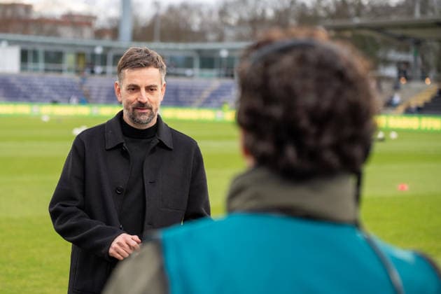 Germany Soccer Google Pixel Women Bundesliga 2025 2026 Eintracht Frankfurt vs SC Freiburg 19 Matchday Am Brentanobad Stadion Frankfurt pre-match Niko Arnautis Head Coach, Eintracht Frankfurt Copyright: xOrhanxHabashx