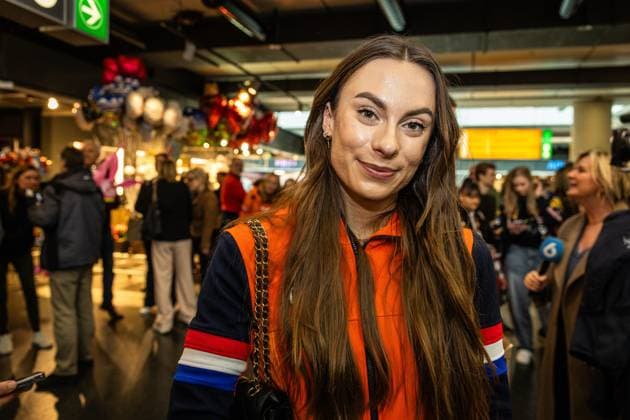 SCHIPHOL - Femke Kok at Schiphol Airport after the Winter Olympics in Milan and Cortina. DINGENA MOL ANP netherlands out - belgium out Schiphol xVIxxIVx 551568223 originalFilename: 551568223.jpg