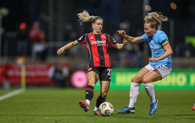 GER, Frankfurt, Eintracht Frankfurt vs SC Freiburg, Google Pixel Bundesliga, Football, DFB, Season 2025 2026, Stadion am Brentanobad, 19 Matchday in the picture from l Nadine Riesen Eintracht Frankfurt Women 22 , Lisa Karl SC Freiburg Women 2 DFB DFL REGULATIONS PROHIBIT ANY USE OF PHOTOGRAPHS AS IMAGE SEQUENCES AND OR QUASI VIDEO, 23 02 2026 Copyright: HMBxMedia HendrikxHamelau