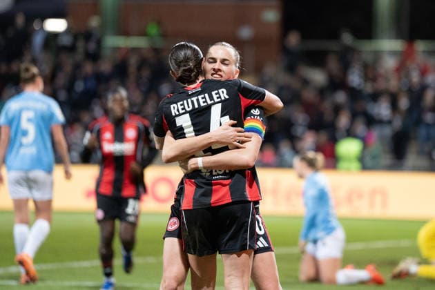 23 02 2026, xhfmx, Fußball Google Pixel Frauen Bundesliga, Eintracht Frankfurt SC Freiburg Laura Freigang Eintracht Frankfurt Frauen celebrates her goal for 1 0 against Freiburg with Geraldine Reuteler Eintracht Frankfurt Frauen Tor, Goal, Jubel, Celebration DFL DFB REGULATIONS PROHIBIT ANY USE OF PHOTOGRAPHS as IMAGE SEQUENCES and or QUASI VIDEO Frankfurt am Main
