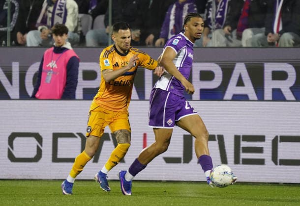 Fiorentina™s Cher Ndour fight for the ball with Pisa™s Marius Marin Mihai during the Serie A soccer match between Fiorentina and Pisa at the Artemio Franchi stadium in Florence, center of Italy - Monday, February 23, 2026. - Soccer  Copyright: xMarcoxBucco LaxPressex