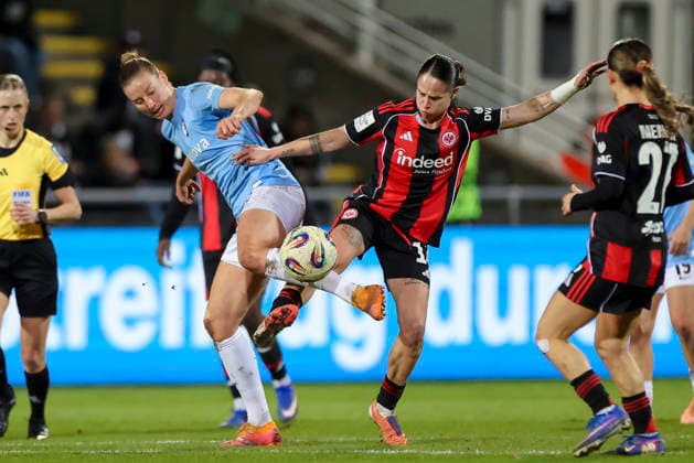 Julia Stierli SC Freiburg and Geraldine Reuteler Eintracht Frankfurt battle for the ball, Google Pixel Frauen Bundesliga, Eintracht Frankfurt v SC Freiburg, Stadion am Brentanobad, February 23, 2026 in Frankfurt, Germany Photo by Marco Steinbrenner DeFodi Images Julia Stierli SC Freiburg and Geraldine Reuteler Eintracht Frankfurt battle for the ball, Google Pixel Womens Bundesliga, Eintracht Frankfurt v SC Freiburg, Stadion am Brentanobad, February 23, 2026 in Frankfurt, Germany Photo by Marco Steinbrenner DeFodi Images DFB DFL REGULATIONS PROHIBIT ANY USE OF PHOTOGRAPHS AS IMAGE SEQUENCES AND OR QUASI VIDEO