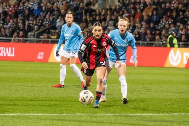 Germany Soccer Google Pixel Women Bundesliga 2025 2026 Eintracht Frankfurt vs SC Freiburg 19 Matchday Am Brentanobad Stadion Frankfurt in action ErÃ leta Memeti Eintracht Frankfurt,27 Copyright: xOrhanxHabashx