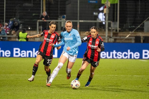 Germany Soccer Google Pixel Women Bundesliga 2025 2026 Eintracht Frankfurt vs SC Freiburg 19 Matchday Am Brentanobad Stadion Frankfurt in action ErÃ leta Memeti Eintracht Frankfurt,27 vs Tessa Blumenberg SC Freiburg,7 Copyright: xOrhanxHabashx